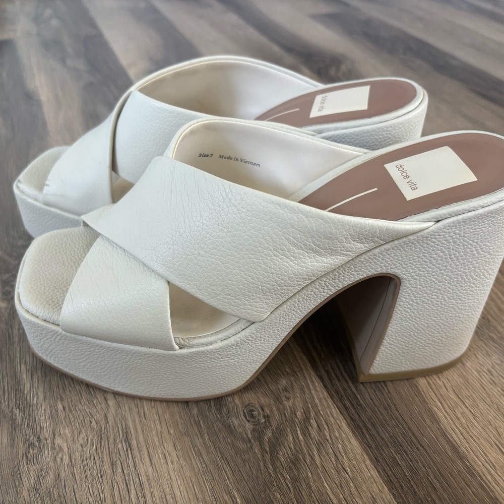 Dolce Vita, Wonder platform. Size 7.